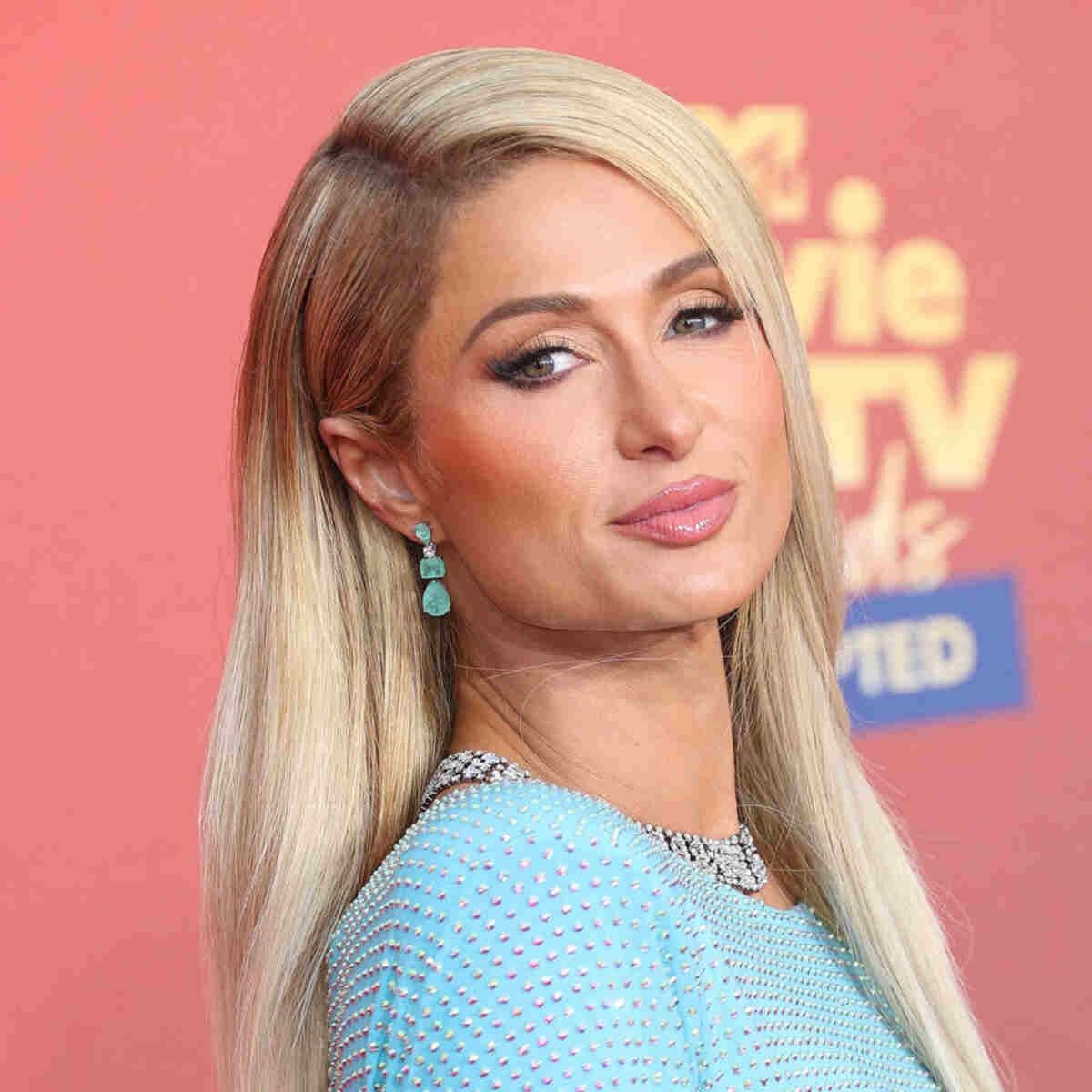  Paris Hilton no Makeup