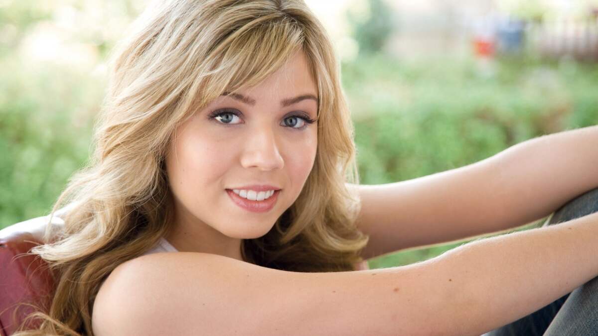 Jennette McCurdy Feet